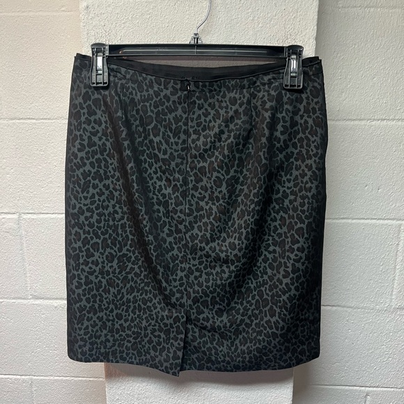 Willi Smith Dark Patterned Pencil Skirt - Picture 3 of 4